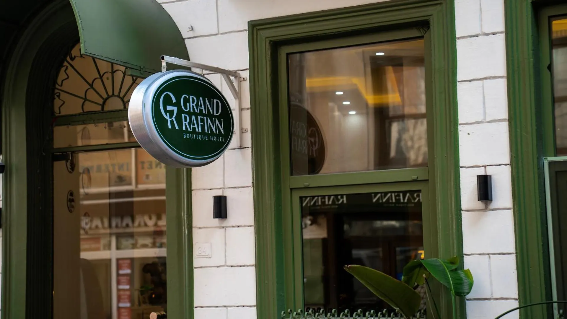 Grand Rafinn Boutique Hotel location